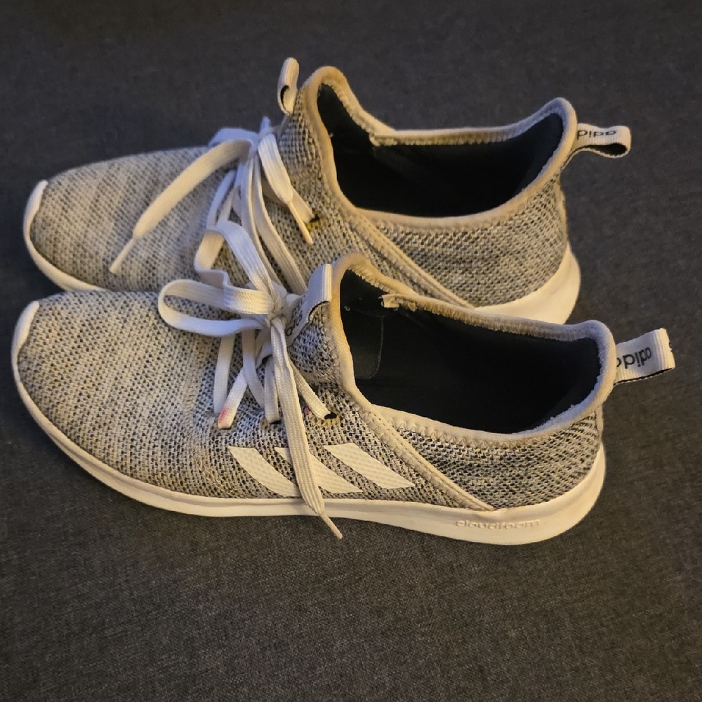 Adidas CLOUDFOAM Light Gray Knit Sneakers 8.5 WOMENS